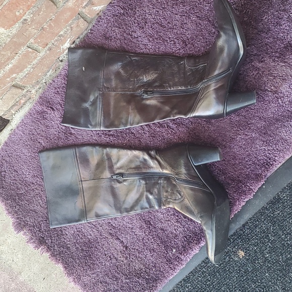 Women's Italian Leather Boots - Picture 3 of 3